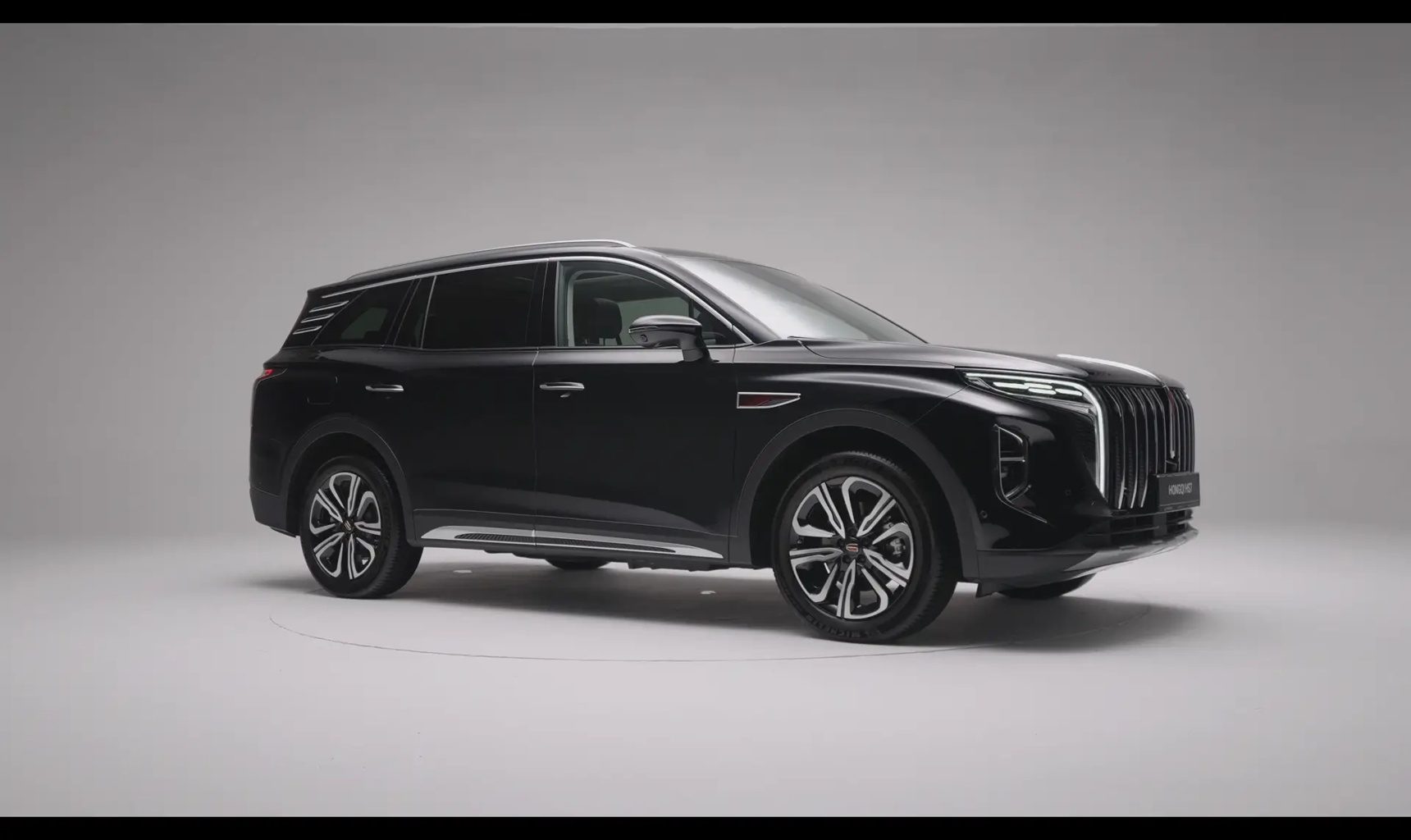 Премьера нового флагманского кроссовера Hongqi HS7 для лидеров мнений прошла успешно