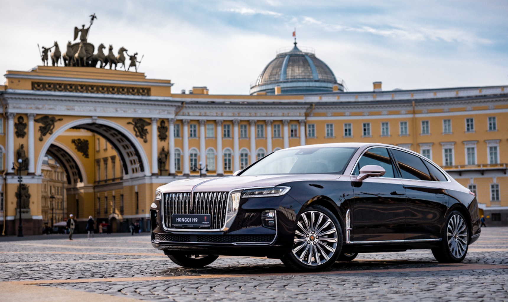 АВТОМОБИЛИ HONGQI НА МЕЖДУНАРОДНОМ КУЛЬТУРНОМ ФОРУМЕ 2023 В САНКТ-ПЕТЕРБУРГЕ