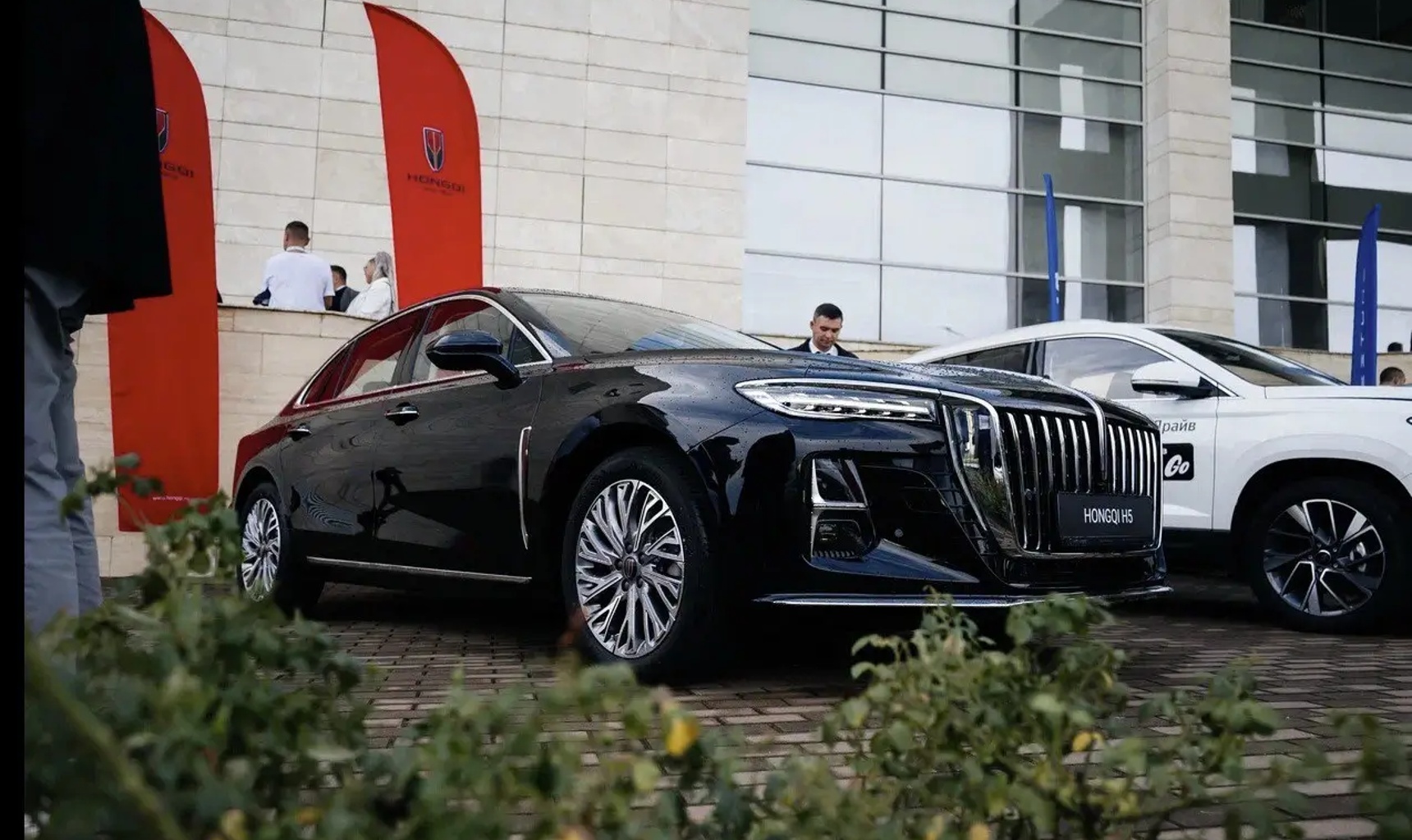 Бренд HONGQI принял участие в международной конференции TAXI-2025