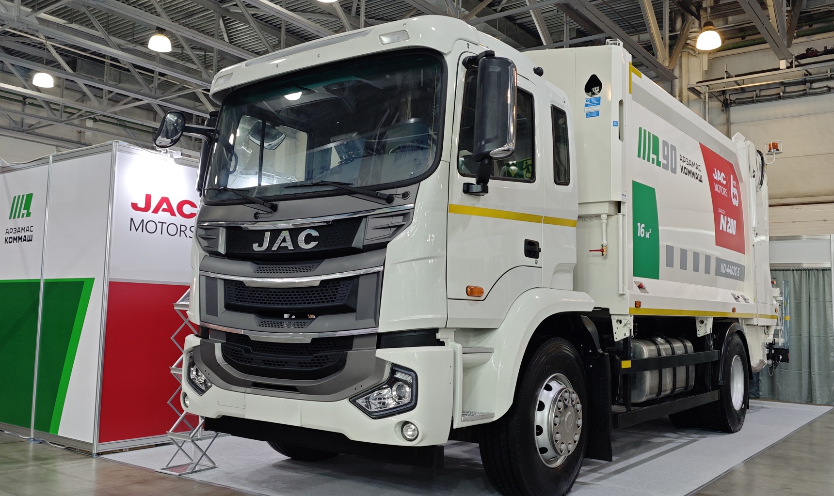 Коммунальная техника JAC на выставке ВэйстТэк 2024