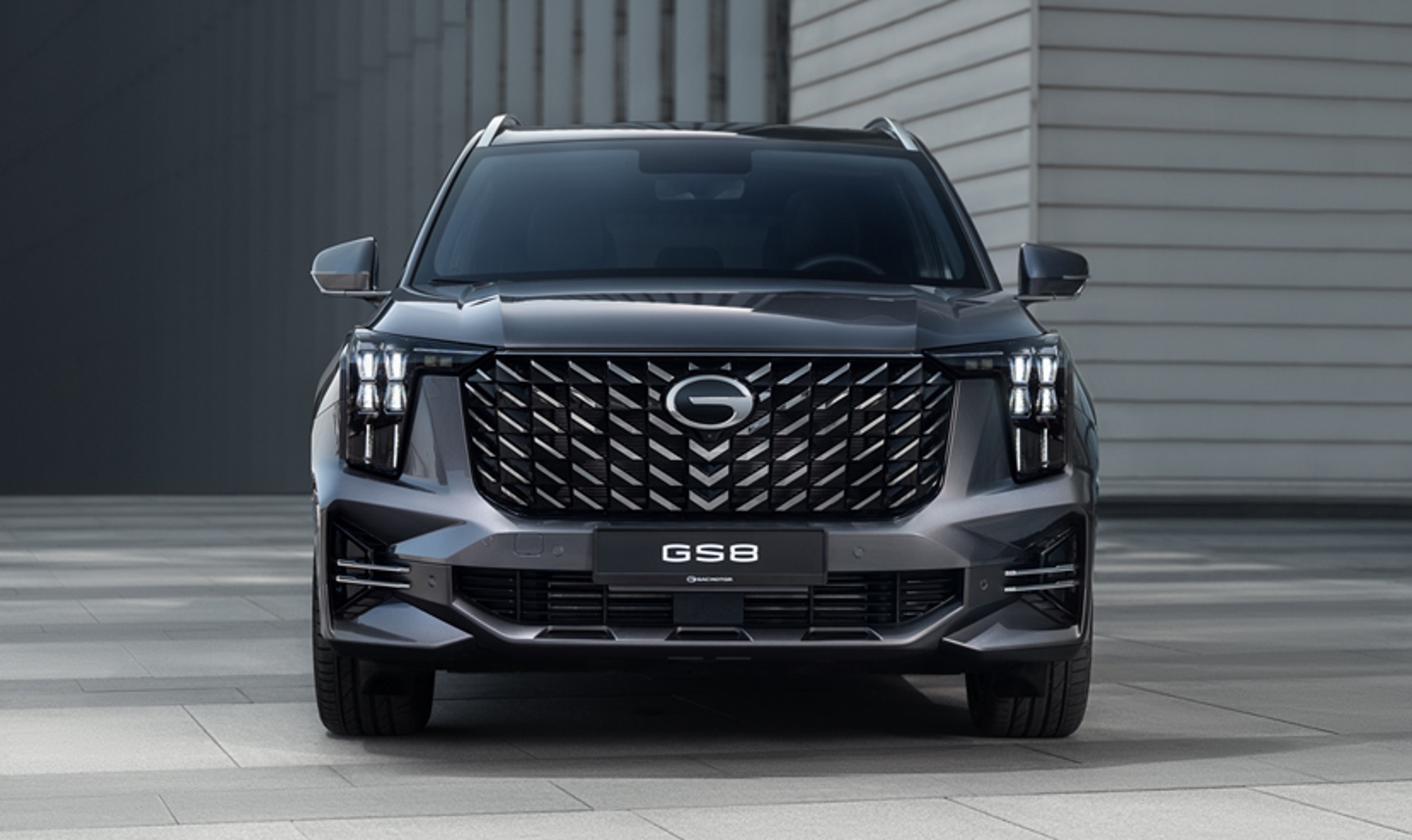 В России представлена новая комплектация флагманского кроссовера GAC GS8 — версия GL с пятиместной компоновкой