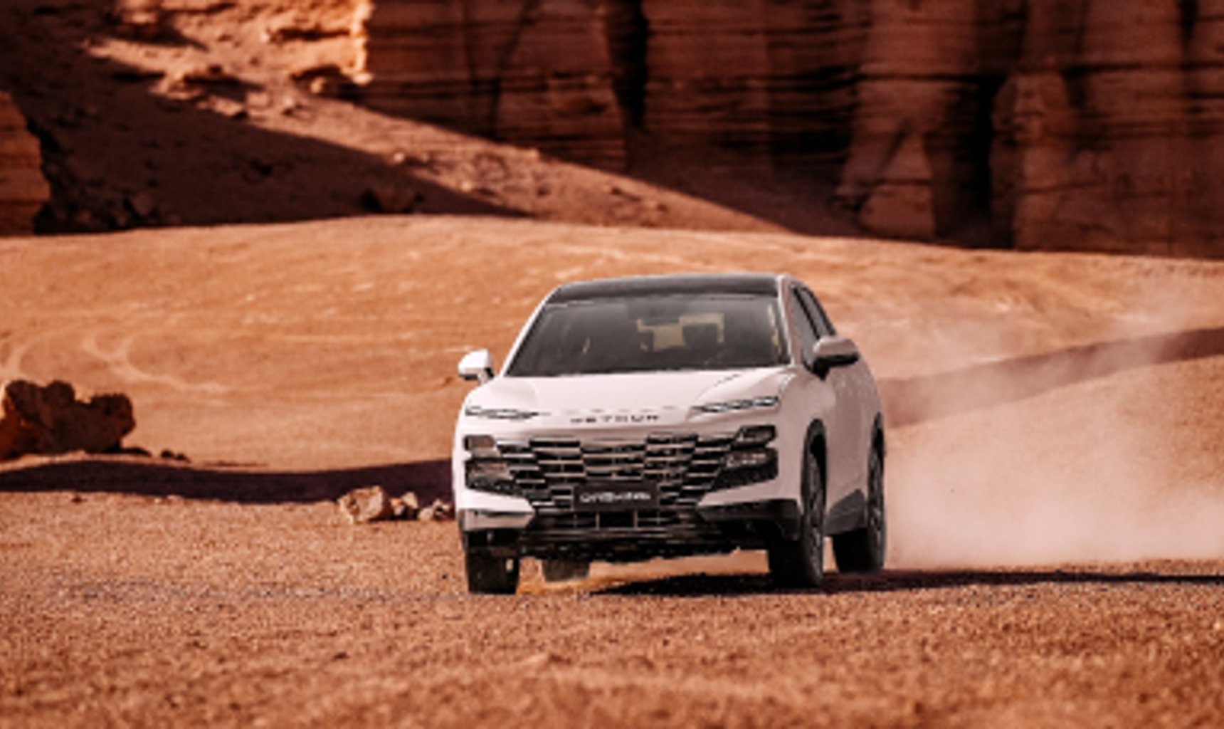 В России начинаются продажи городского кроссовера JETOUR Dashing