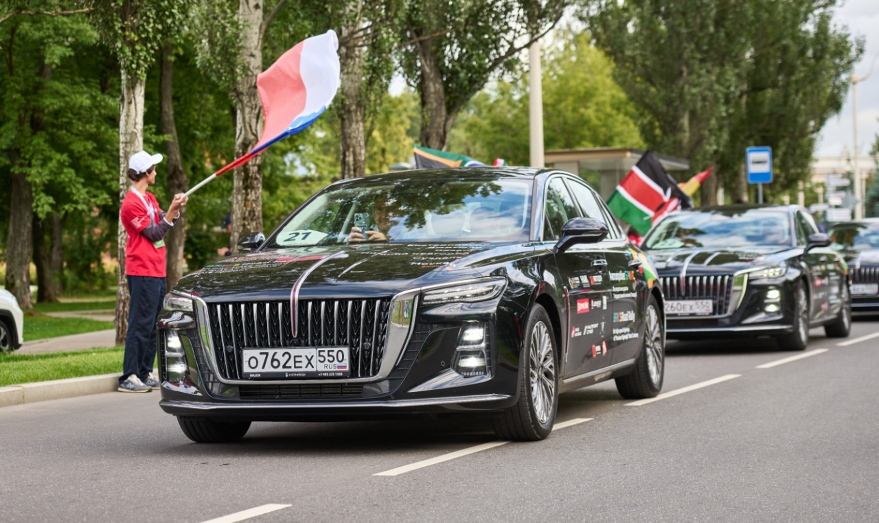 Автопробег БРИКС на автомобилях HONGQI завершился в Москве
