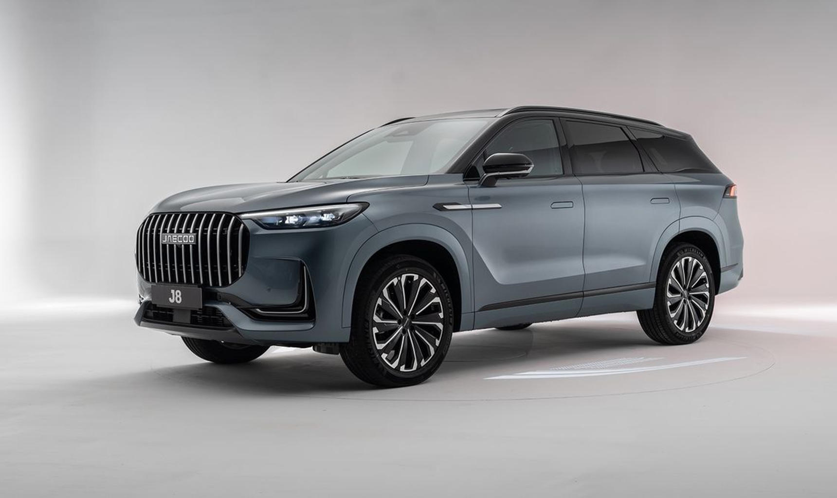Флагманский кроссовер JAECOO J8 скоро появится на российском рынке