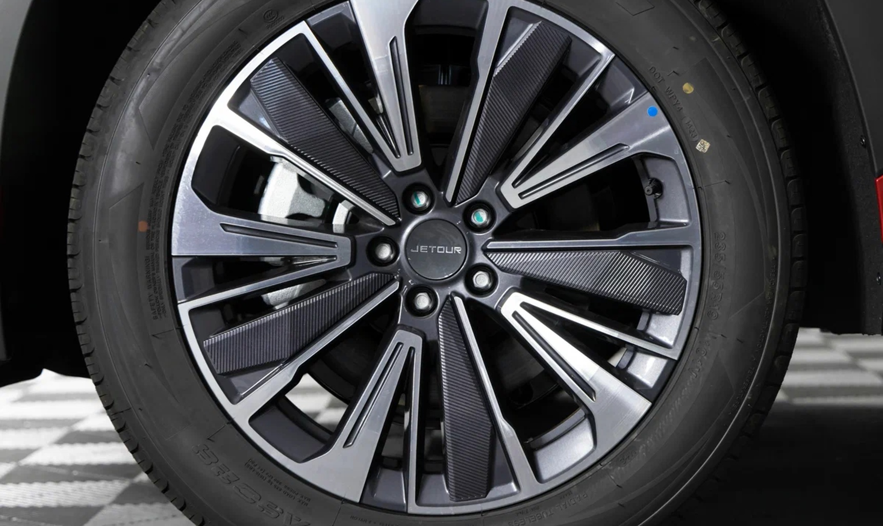 Давление в шинах Jetour Dashing: какое должно быть и как его проверить