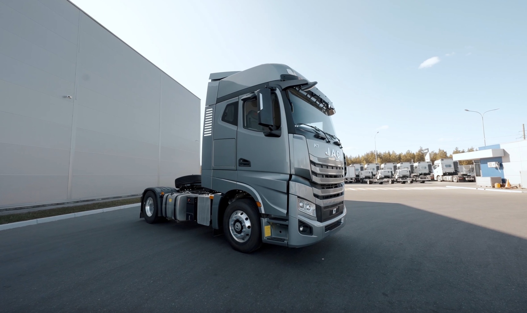 Седельный тягач JAC K7. Обзор, отзывы владельцев.