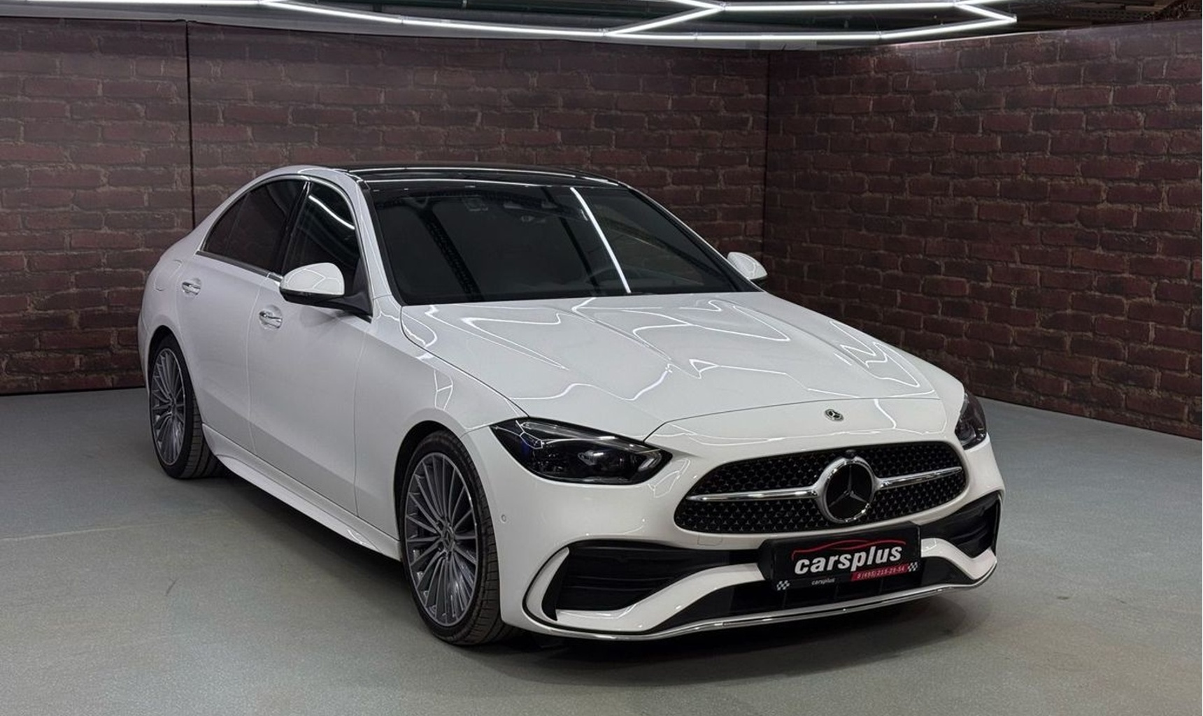 Mercedes-Benz C-класс: премиум-седан с динамикой и технологией