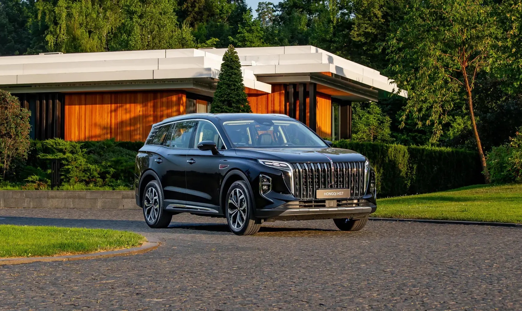HONGQI H6 и HS7 – АВТОМОБИЛИ ГОДА В РОССИИ