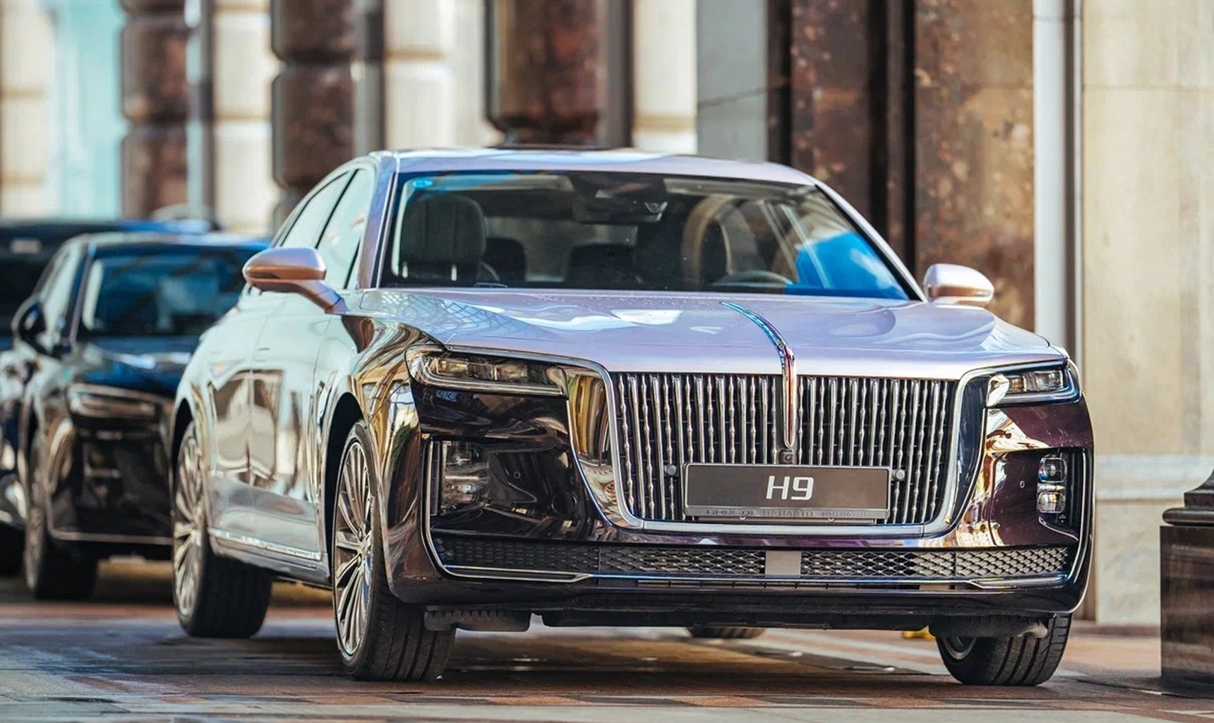 HONGQI – снова официальный автомобиль XI Санкт-Петербургского международного форума объединенных культур