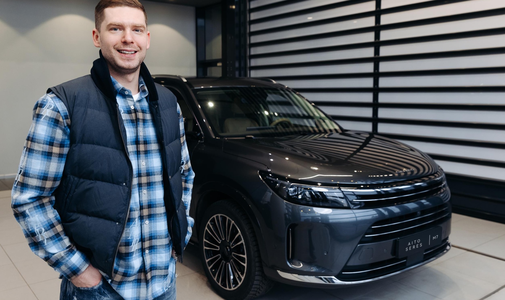 Евгений Кузнецов стал пользователем автомобиля бренда AITO SERES